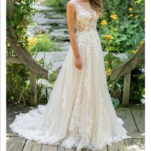 Lillian West Style 66024 wedding dress size 18 NEW